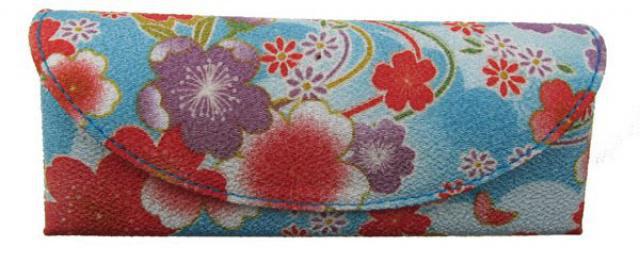 Japonsk pouzdro na brle potaen kimono ltkou Blue Flower