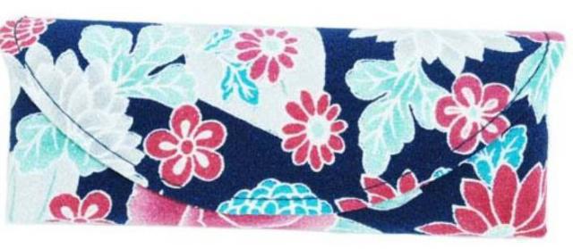 Japonsk pouzdro na brle potaen kimono ltkou Navy Blue