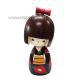 Japonsk panenka Kokeshi Hanatsubaki - Kvt kamlie, 13,5 cm